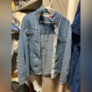 Jean jacket fun detail on inner lining